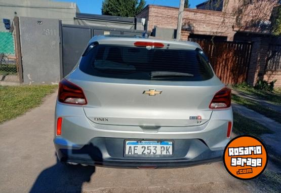 Autos - Chevrolet Ónix LT tech onstar 2020 Nafta 95000Km - En Venta
