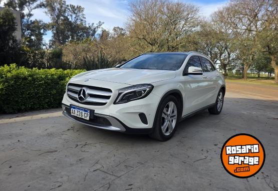 Autos - Mercedes Benz GLA200 2016 Nafta 118000Km - En Venta