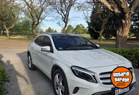Autos - Mercedes Benz GLA200 2016 Nafta 118000Km - En Venta
