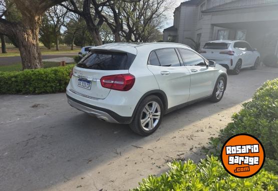 Autos - Mercedes Benz GLA200 2016 Nafta 118000Km - En Venta
