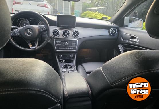 Autos - Mercedes Benz GLA200 2016 Nafta 118000Km - En Venta