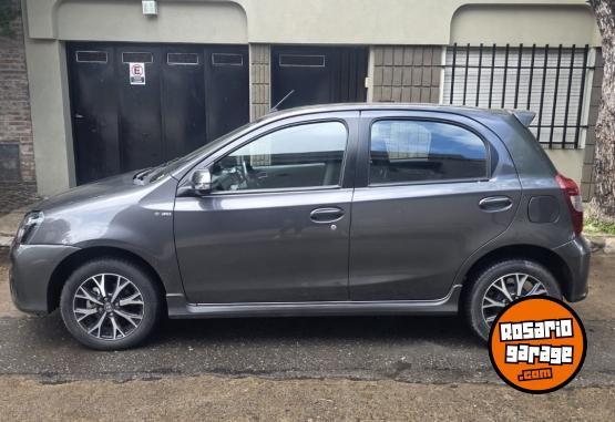 Autos - Toyota ETIOS XLS PACK 2022 Nafta 48420Km - En Venta