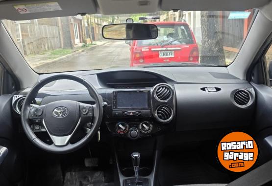 Autos - Toyota ETIOS XLS PACK 2022 Nafta 48420Km - En Venta