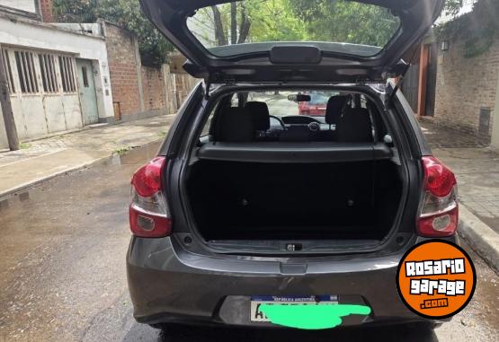 Autos - Toyota ETIOS XLS PACK 2022 Nafta 48420Km - En Venta
