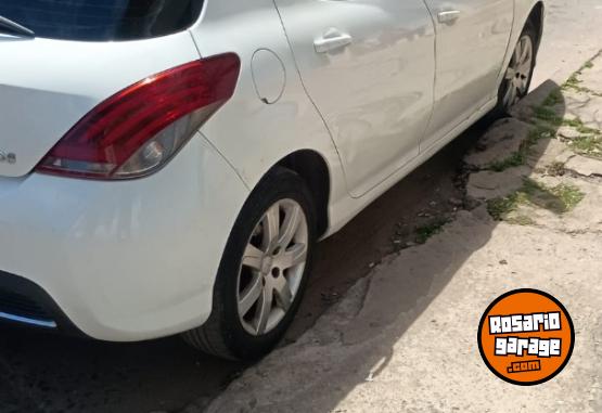 Autos - Peugeot 308 active 1.6 2015 Nafta 163000Km - En Venta