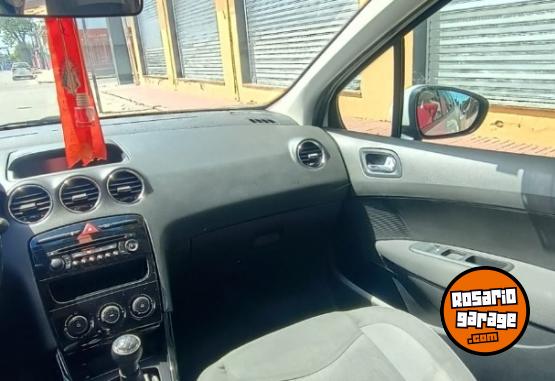 Autos - Peugeot 308 active 1.6 2015 Nafta 163000Km - En Venta