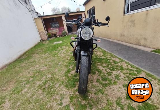 Motos - Triumph Srteet Twin 900 2022 Nafta 37000Km - En Venta