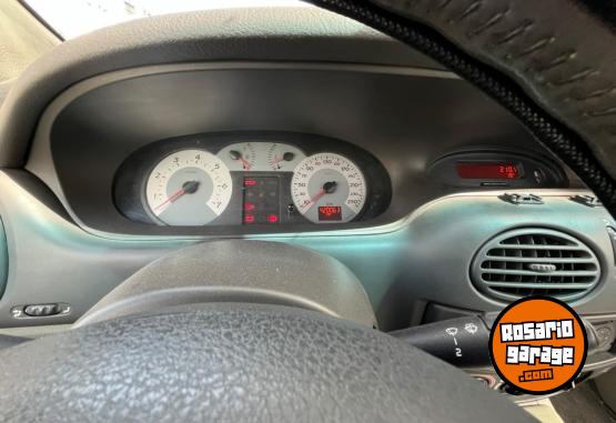 Autos - Renault Scenic 2008 Diesel 420000Km - En Venta