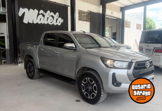 Camionetas - Toyota HILUX SR 4X4 2024 Diesel 72000Km - En Venta