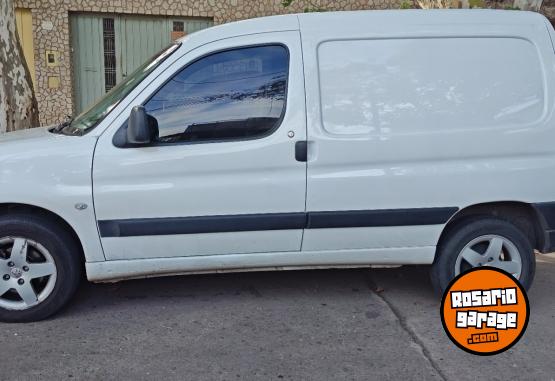 Utilitarios - Peugeot Partner 2018 Diesel 111111Km - En Venta