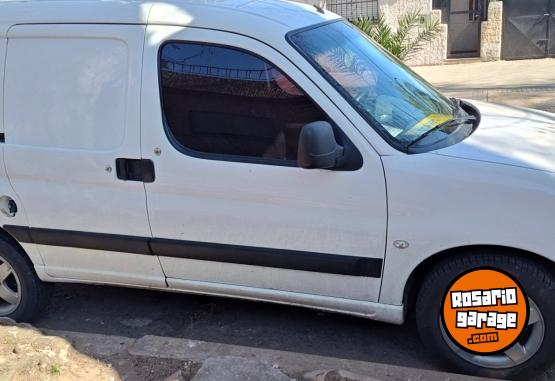 Utilitarios - Peugeot Partner 2018 Diesel 111111Km - En Venta