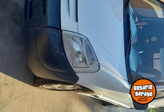 Utilitarios - Peugeot Partner 2018 Diesel 111111Km - En Venta