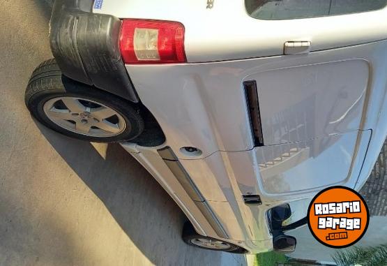 Utilitarios - Peugeot Partner 2018 Diesel 111111Km - En Venta