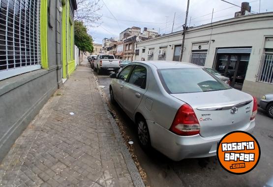 Autos - Toyota Etios 2014 GNC 200000Km - En Venta