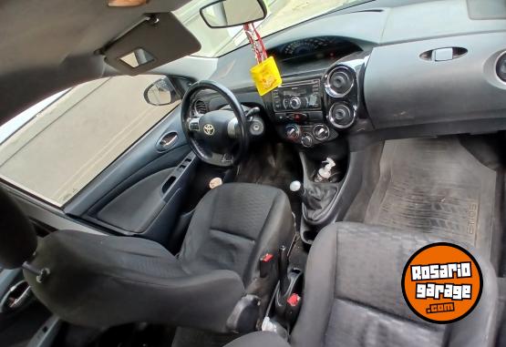 Autos - Toyota Etios 2014 GNC 200000Km - En Venta