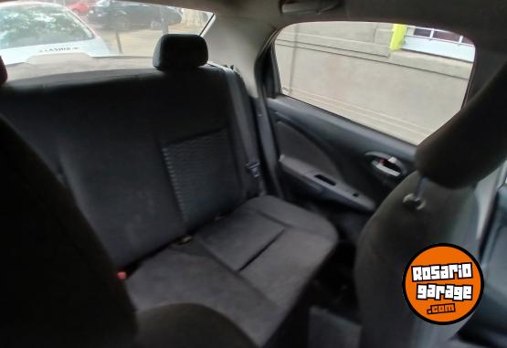 Autos - Toyota Etios 2014 GNC 200000Km - En Venta