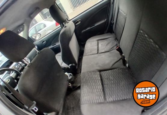 Autos - Toyota Etios 2014 GNC 200000Km - En Venta