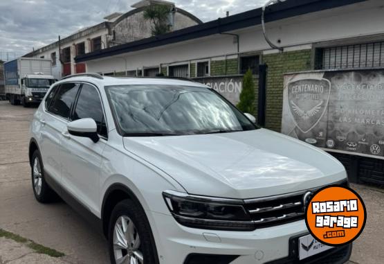 Camionetas - Volkswagen Tiguan Comfortline 2.0 TD 2018 Diesel 120000Km - En Venta