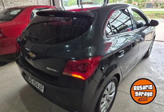 Autos - Chevrolet Onix LT 2018 GNC 130000Km - En Venta