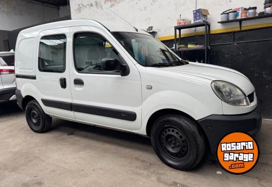 Utilitarios - Renault Kangoo confort furg�n 2011 Nafta 185000Km - En Venta