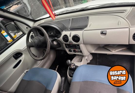 Utilitarios - Renault Kangoo confort furg�n 2011 Nafta 185000Km - En Venta
