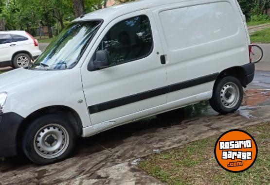 Utilitarios - Peugeot Patner 2015 Nafta 235063Km - En Venta