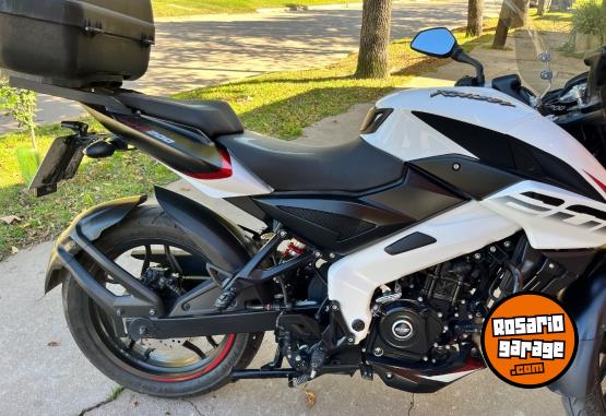 Motos - Bajaj Rousser 2024 Nafta 8000Km - En Venta