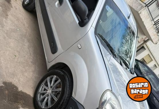 Utilitarios - Renault Kangoo 2016 GNC 145000Km - En Venta