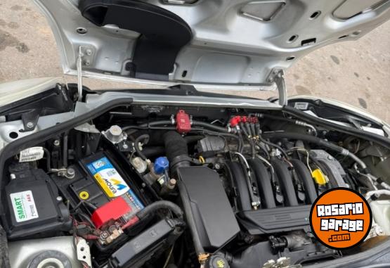 Utilitarios - Renault Kangoo 2016 GNC 145000Km - En Venta