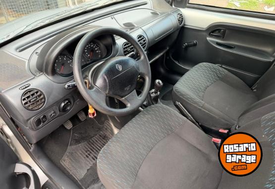 Utilitarios - Renault Kangoo 2016 GNC 145000Km - En Venta