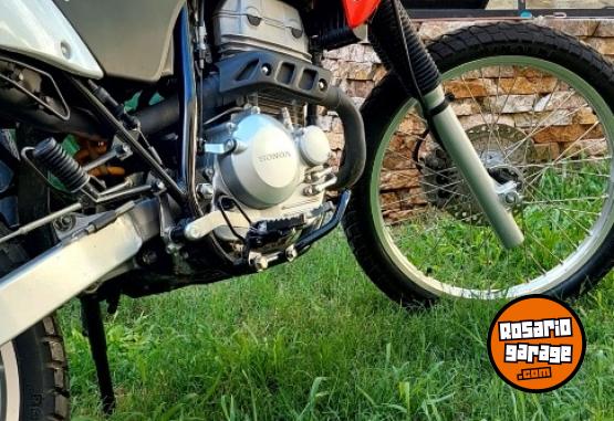 Motos - Honda Tornado 2017 Nafta 5500Km - En Venta