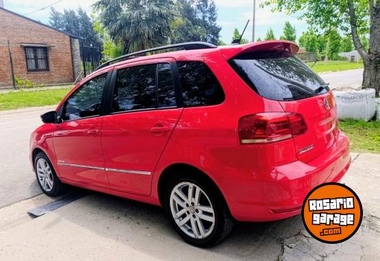 Autos - Volkswagen Suran highline 2015 Nafta 159000Km - En Venta