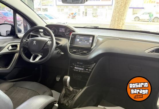 Autos - Peugeot 208 Feline 2015 Nafta 100000Km - En Venta
