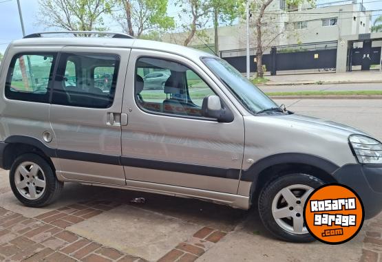 Utilitarios - Peugeot PARTNER PATAGÓNICA HDI 2011 Diesel 111111Km - En Venta