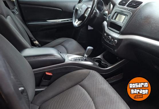 Camionetas - Dodge JOURNEY 2.4 5 ASIENTOS SX 2012 Nafta 111111Km - En Venta