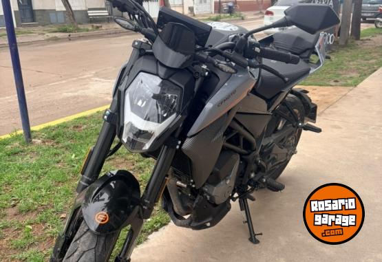 Motos - CF Nk 2024 Nafta 4000Km - En Venta