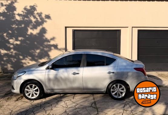 Autos - Nissan Versa 2018 Nafta 64700Km - En Venta