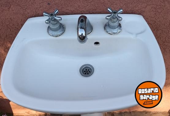 Hogar - Lavatorio con columna 3 Agujeros, con grifer�a. - En Venta