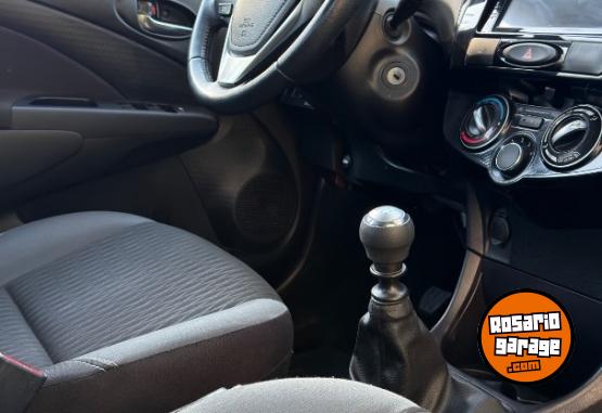 Autos - Toyota Etios 2022 Nafta 37000Km - En Venta