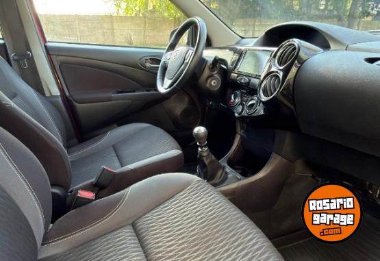 Autos - Toyota Etios 2022 Nafta 37000Km - En Venta