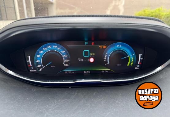 Camionetas - Peugeot 3008 2023 Electrico / Hibrido 70000Km - En Venta