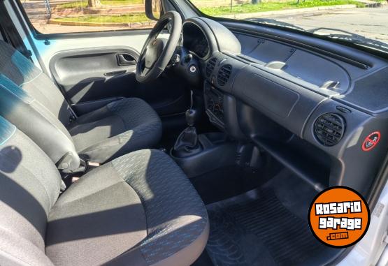 Utilitarios - Renault KANGOO CONFORT 1.6 5A 2017 GNC 119000Km - En Venta