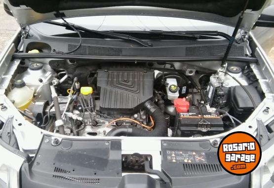 Autos - Renault Authentique plus 1.6 2017 Nafta 99000Km - En Venta