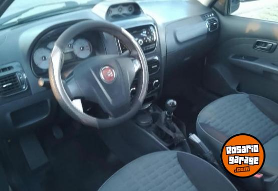 Autos - Fiat Strada doble cabina 2013 Nafta 220000Km - En Venta