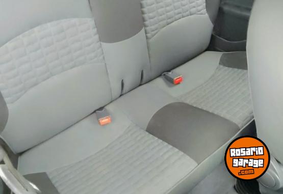 Autos - Fiat Strada doble cabina 2013 Nafta 220000Km - En Venta