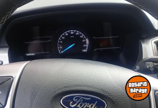 Camionetas - Ford RANGER XLT 2.5 NAFTA 2023 GNC 92000Km - En Venta