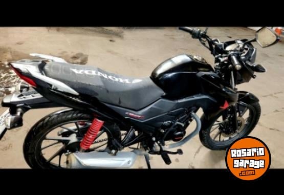 Motos - Honda Twister CB 125 2023 Nafta 21000Km - En Venta