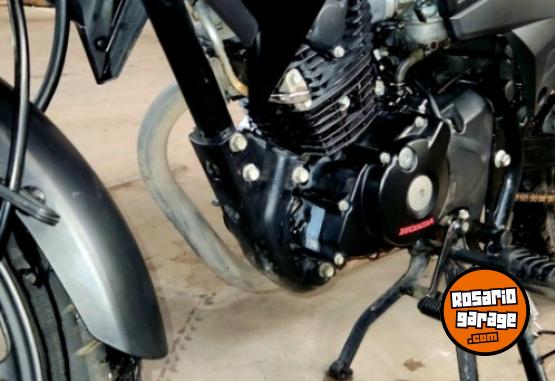 Motos - Honda Twister CB 125 2023 Nafta 21000Km - En Venta