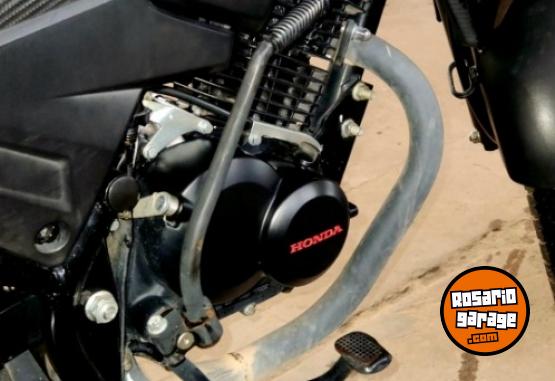 Motos - Honda Twister CB 125 2023 Nafta 21000Km - En Venta