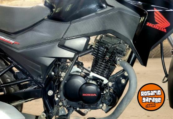 Motos - Honda Twister CB 125 2023 Nafta 21000Km - En Venta